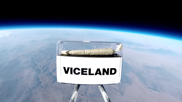 Косяк марихуаны в космосе к чему приводит частое курение марихуаны