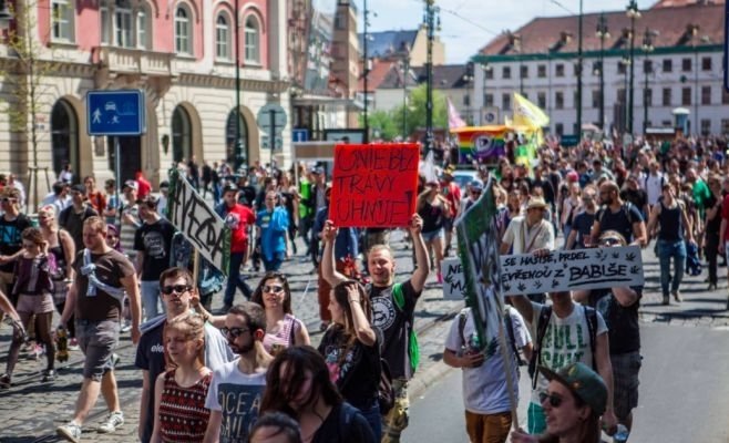 million marijuana march praha4.jpg