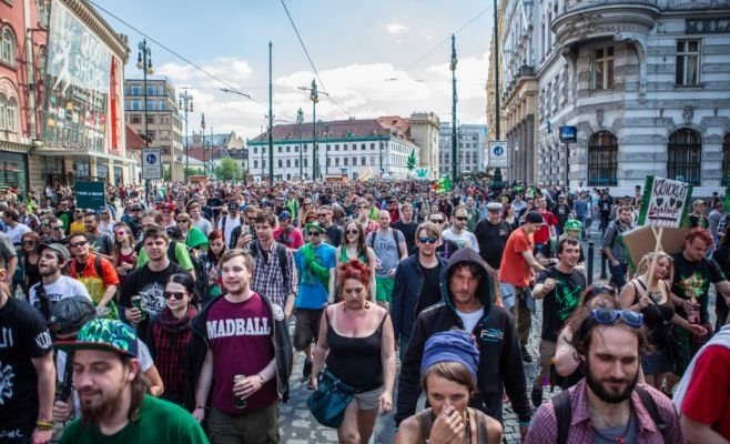 million marijuana march praha2.jpg