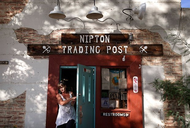 nipton shop.jpg