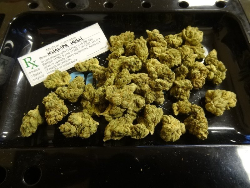 khalifa-kush-1491382253-2808881.thumb.jpeg.e8bd9d87fa7fa109d566b908ffdb291f.jpeg