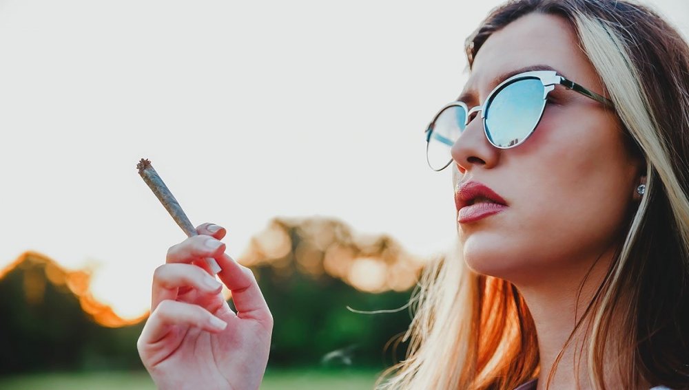 cannabis-use-women.jpg
