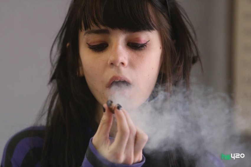 cannabis-smoke-teen-2.jpg