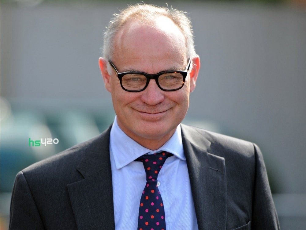 crispin-blunt(1).jpg