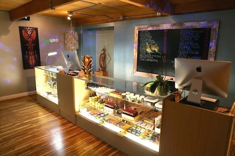 high-tide-dispensary (1).jpg