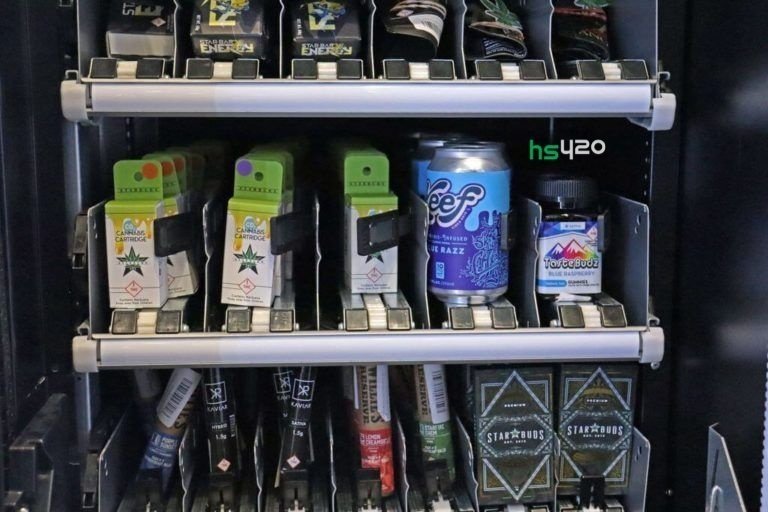 anna-cannabis-vending (1).jpg