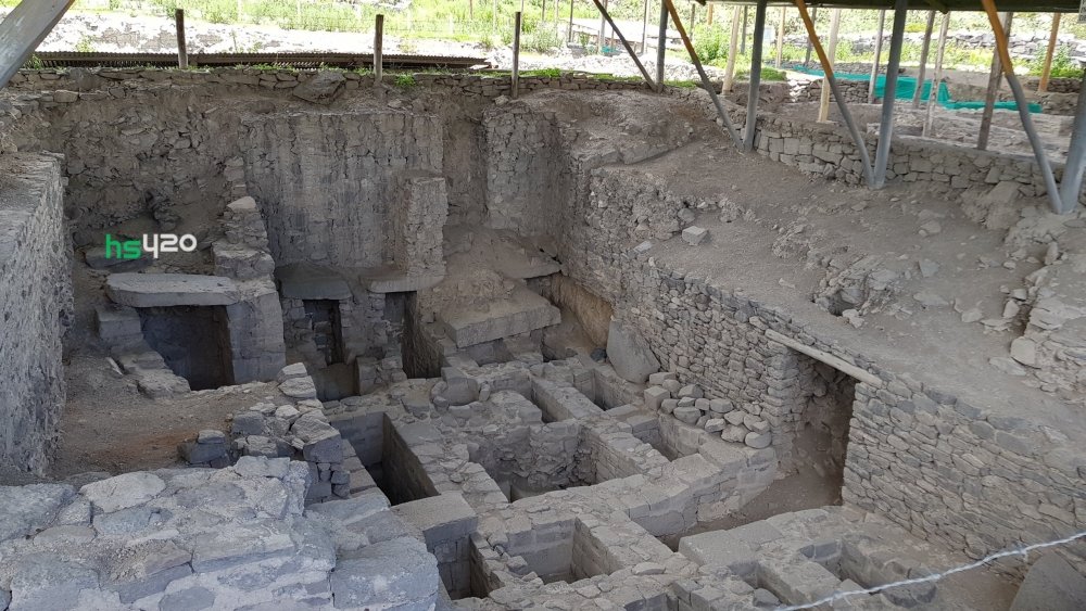 wari-archaeological-site(1).jpg