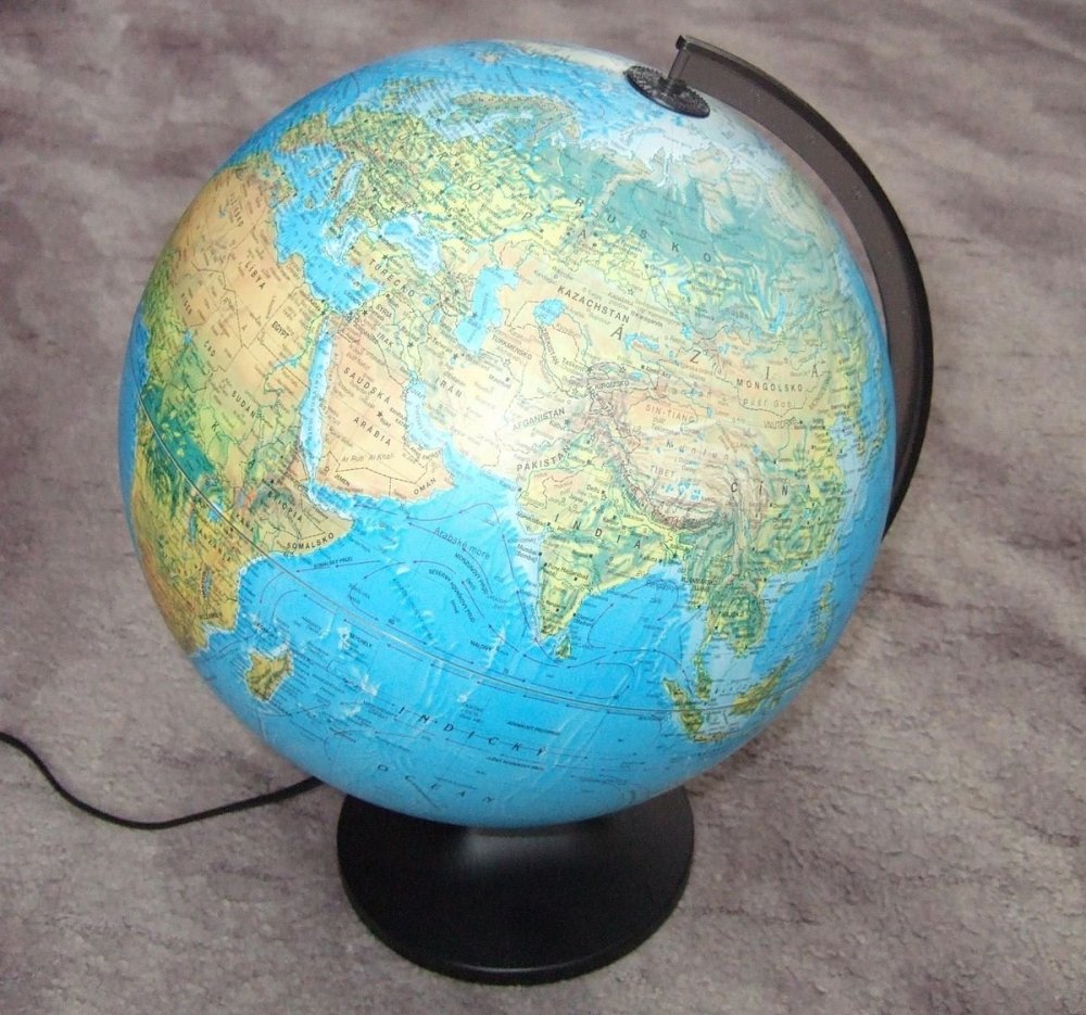 1200px-GlobeSK.thumb.jpg.4fd96a70916618e63518bc8c06487a04.jpg