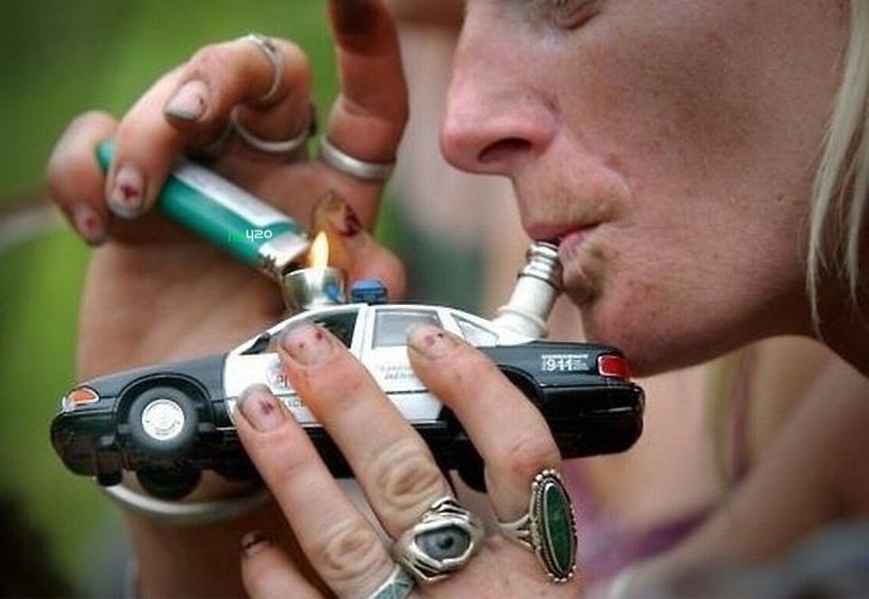 police-car-cannabis-use-2.jpg