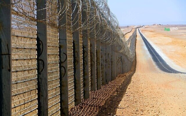 fence-israeli-egyptian-border-2.jpg