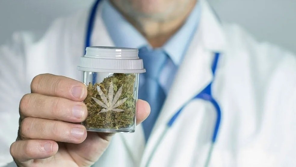 cannabis-doctor.jpg