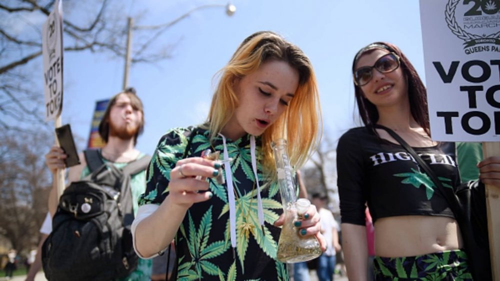 teens-cannabis.jpeg