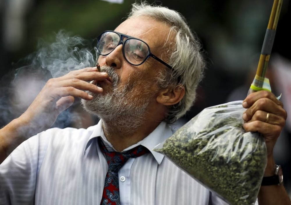 cannabis-use-senior.jpg