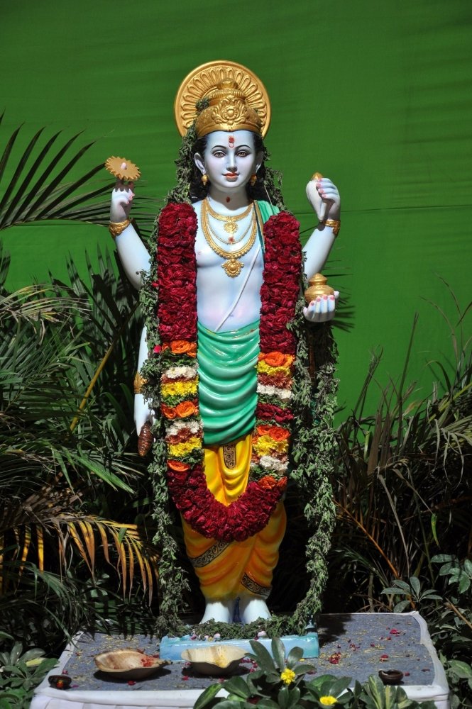 Dhanvantari-at-Ayurveda-expo.thumb.jpg.28e0aa9985307c991ab70543a852c96b.jpg