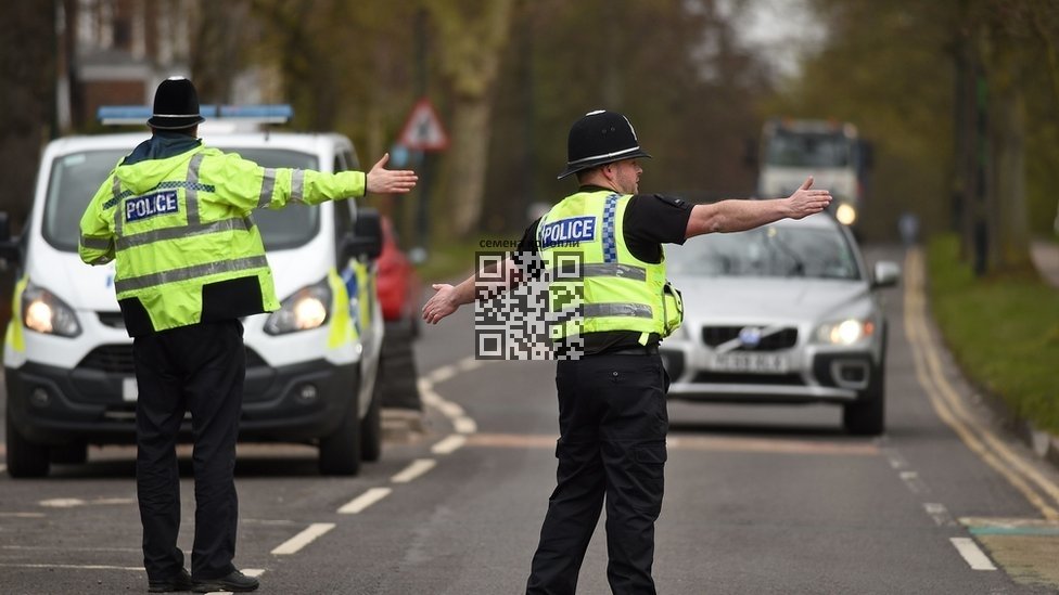 britain-police-stop-car.jpg