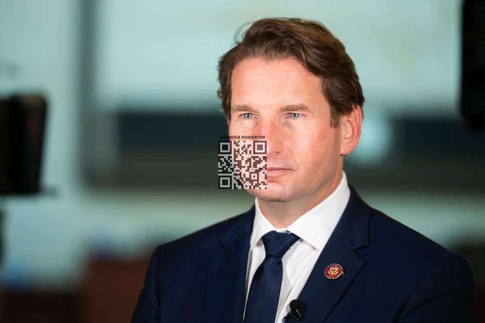 dean-phillips.jpg