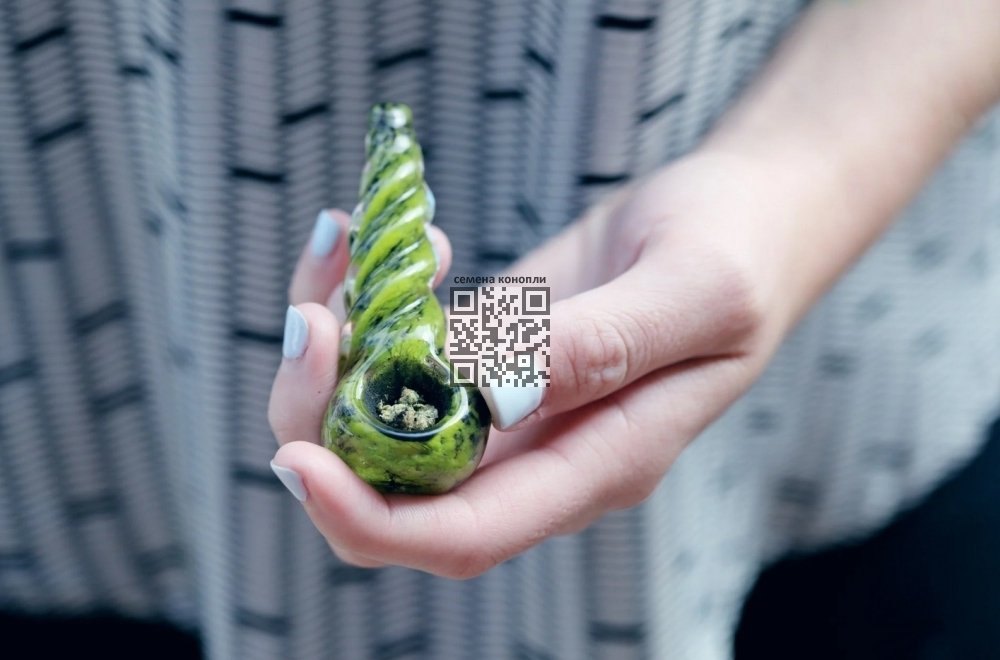 marijuana-pipe.jpg