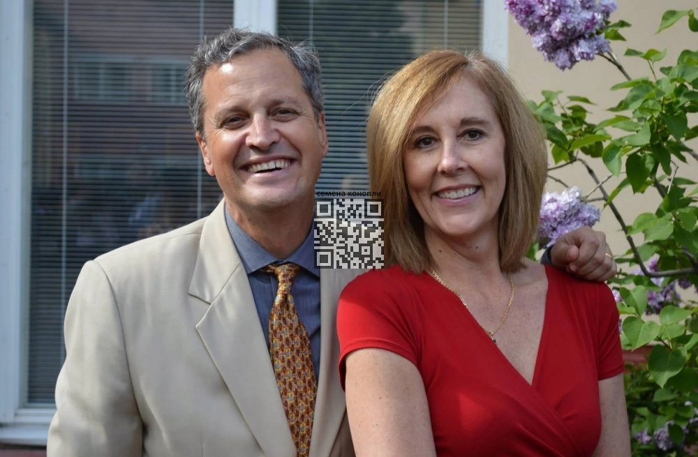 mark-fogel-with-wife.jpg