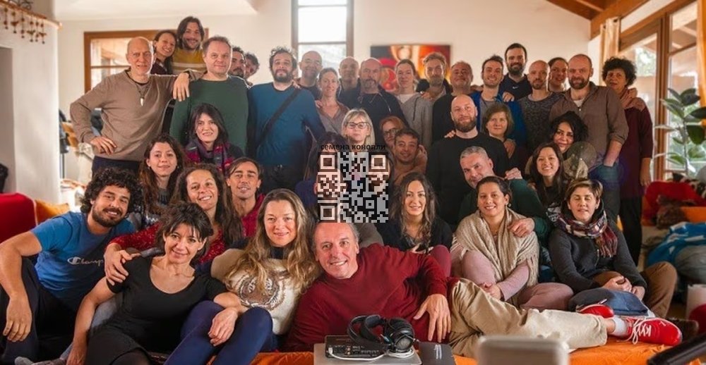 alverto-varela-retreat-visitors.jpg