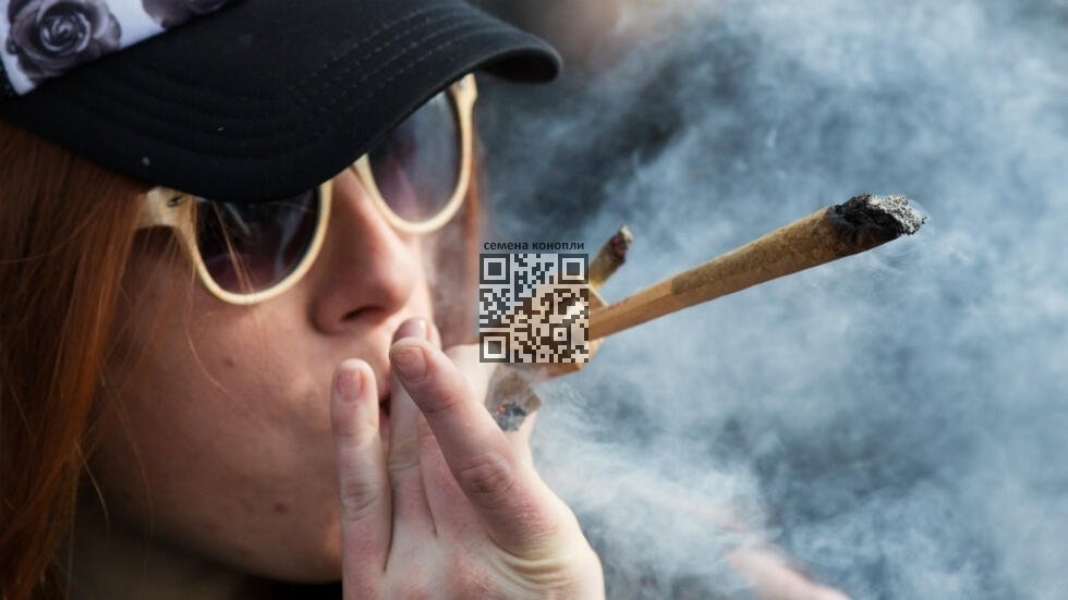 woman-smoke-marijuana.jpg