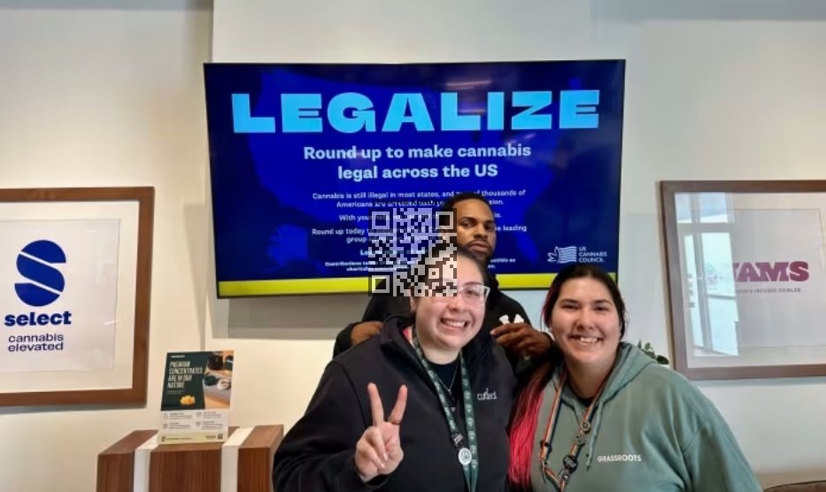 curaleaf-workers-legalize-campaign.jpg