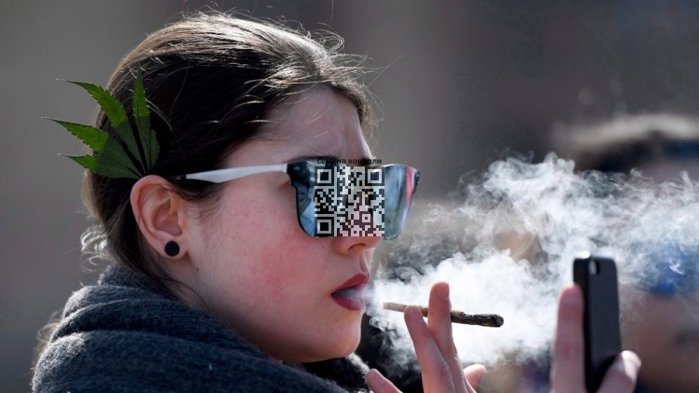 cannabis-woman-smoke.jpg
