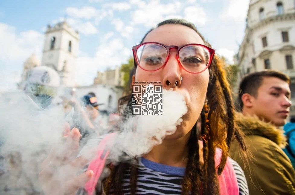 cannabis-smoker.jpg