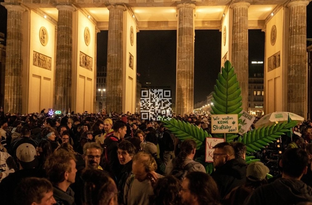 germans-celebrate-cannabis-legalization.jpg