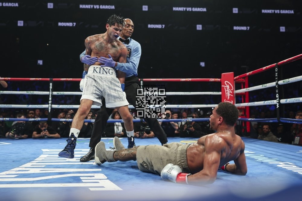 ryan-garcia-devin-knock-down.jpg