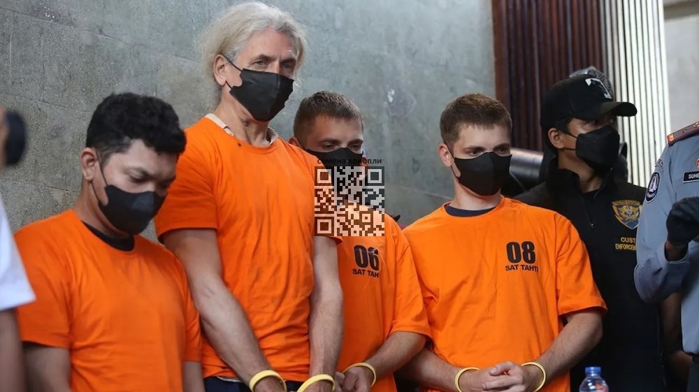 bali-arrested-foreigners.jpg