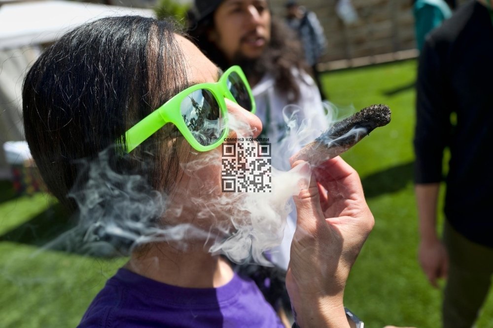 cannabis-smoke.jpg