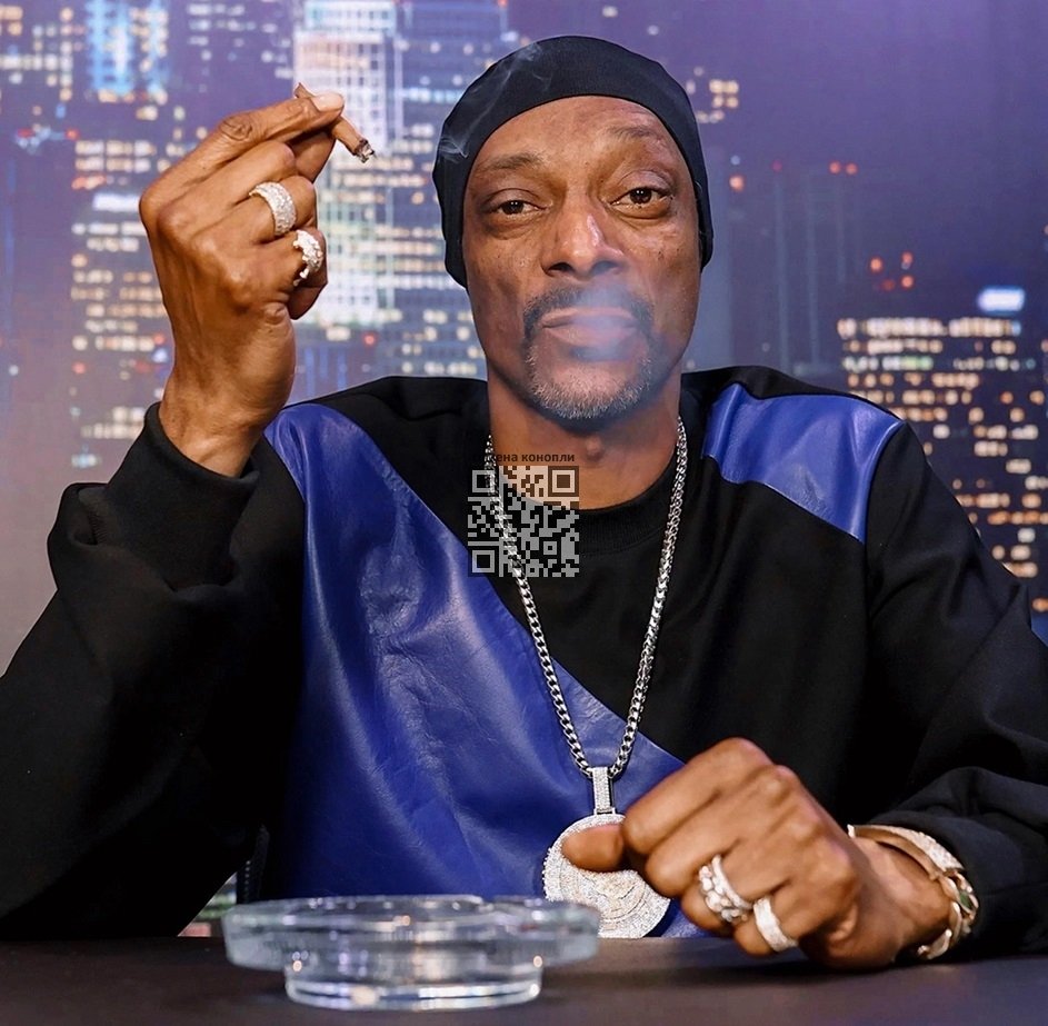 snoop-dogg-smoking-joint.jpg