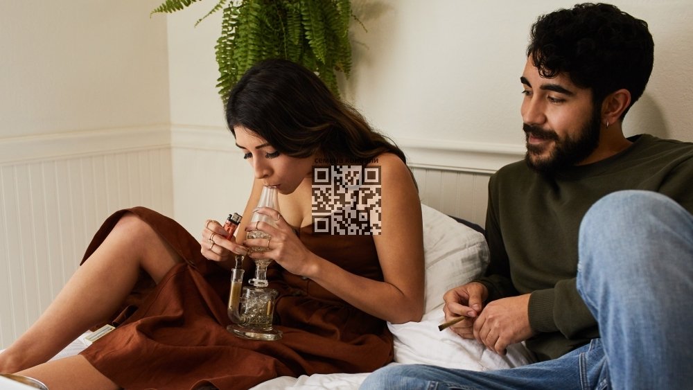 cannabis-smoke-couple.jpg