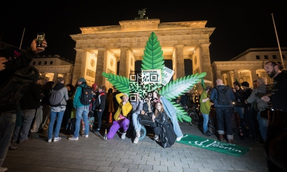 germans-celebrate-cannabis-legalization.jpg