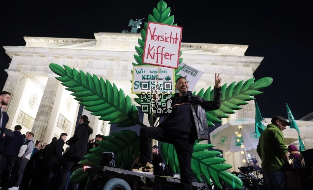 berlin-celebrate-cannabis-legalization.jpg