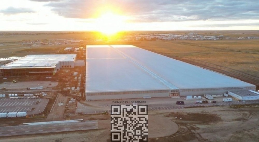aurora-cannabis-farm-canada.jpg