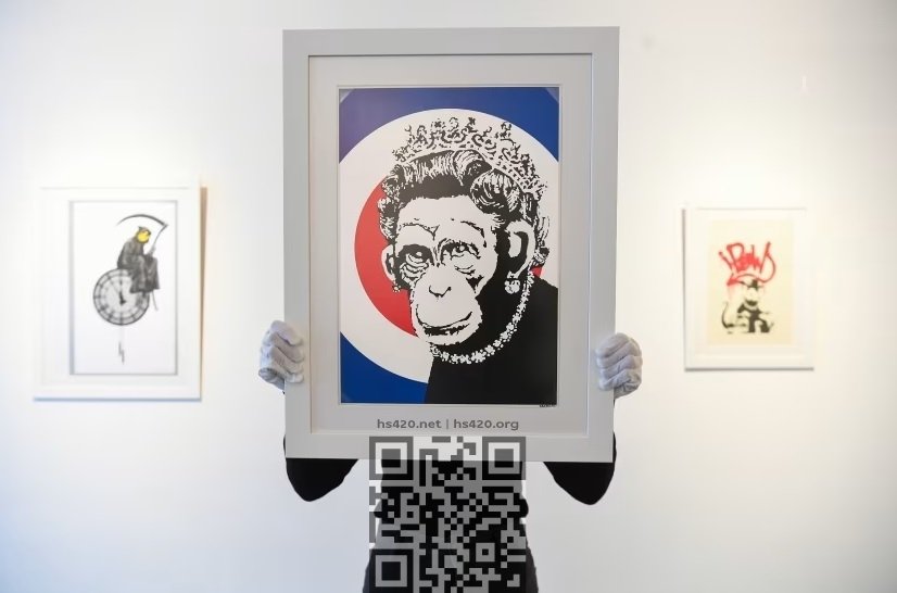 banksy-monkey-queen.jpg
