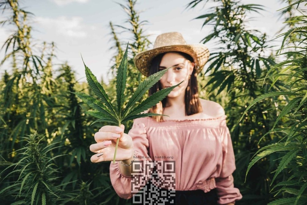 woman-cannabis.jpg