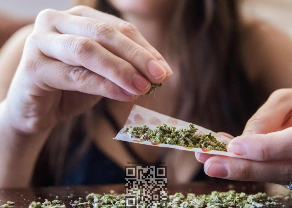 woman-marijuana.jpg
