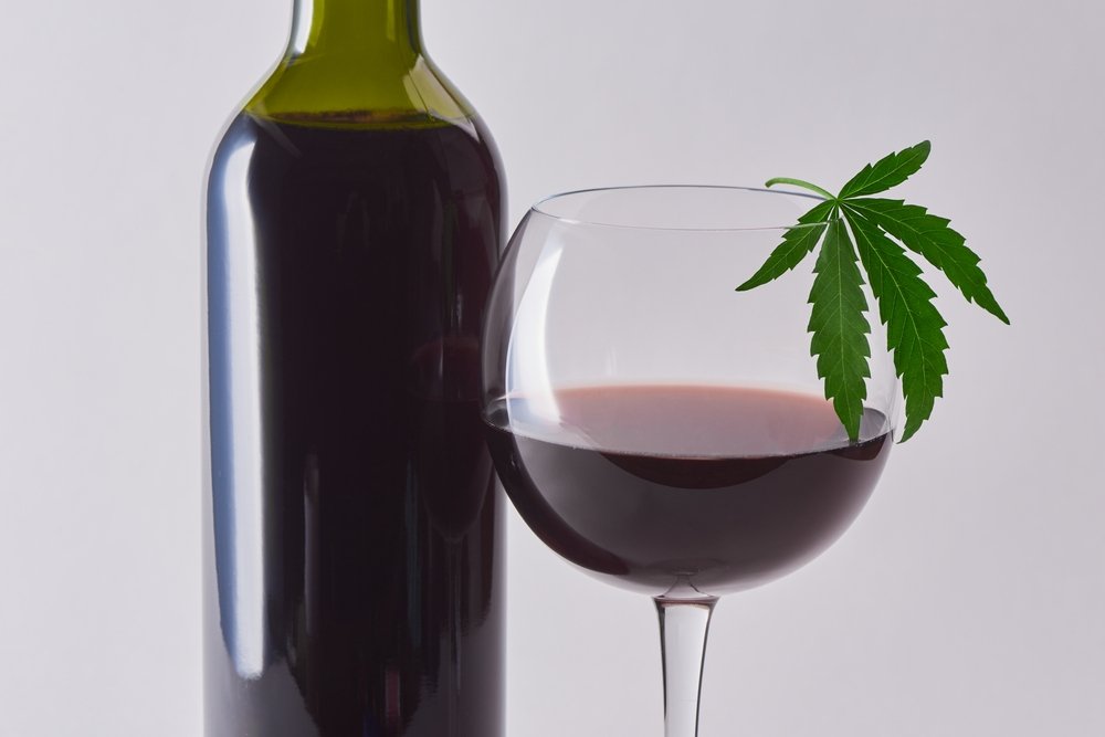 CBD-and-alcohol.jpeg.425238bf3113071bef0438067d321dc5.jpeg