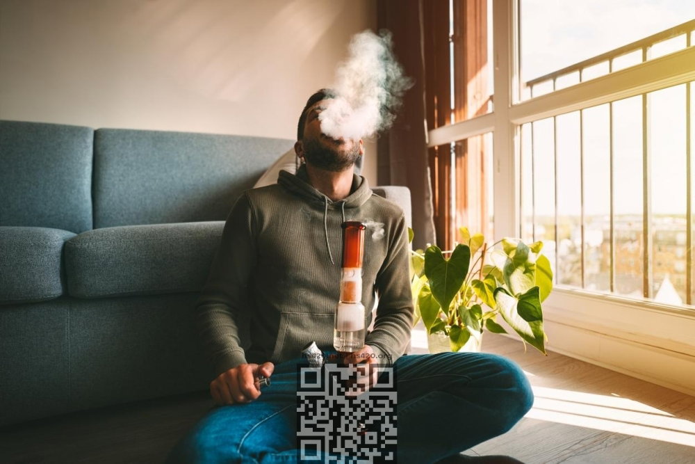 cannabis-smoke.jpg