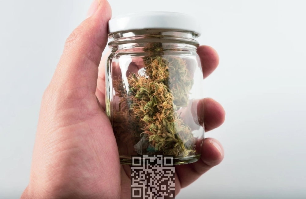 marijuana-jar.jpg