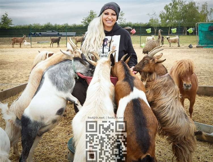 jodie-marsh-with-animals.jpg