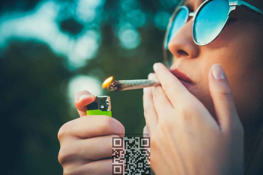 marijuana-smoke-woman.jpg