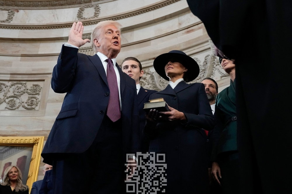 trump-on-inauguration.jpg