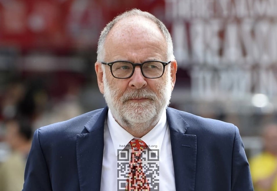 charlie-falconer.jpg