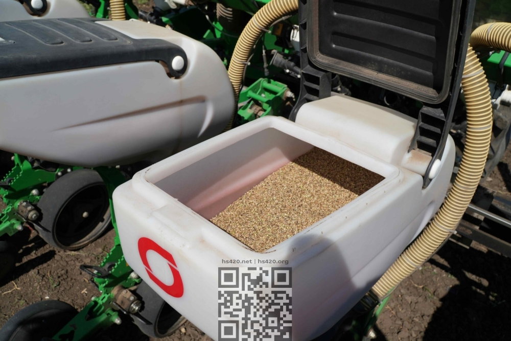 hemp-seeds.jpg