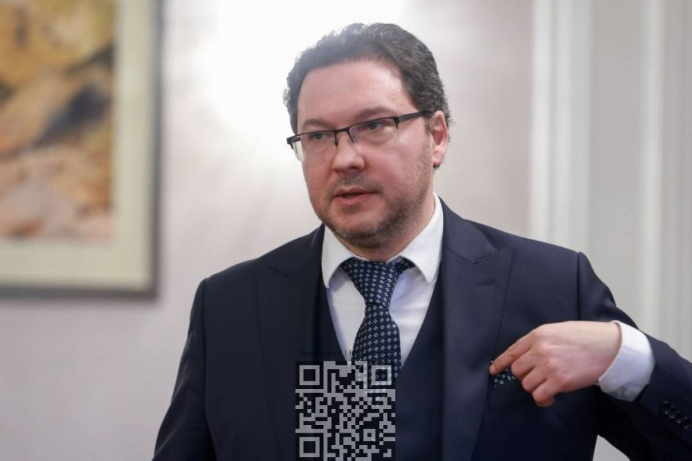daniel-mitov.jpg