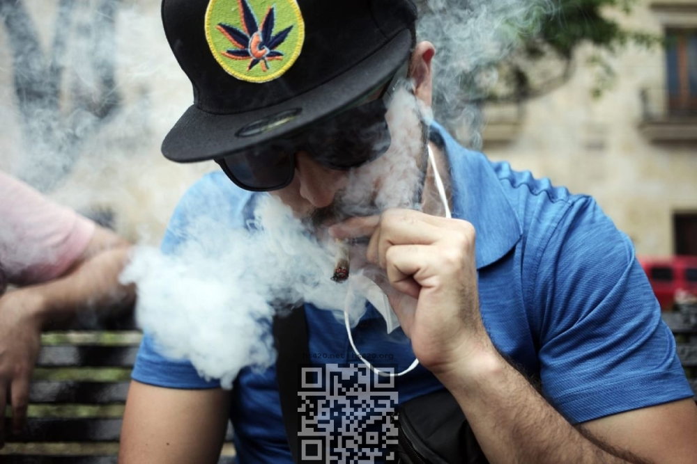 marijuana-smoke-man.jpg
