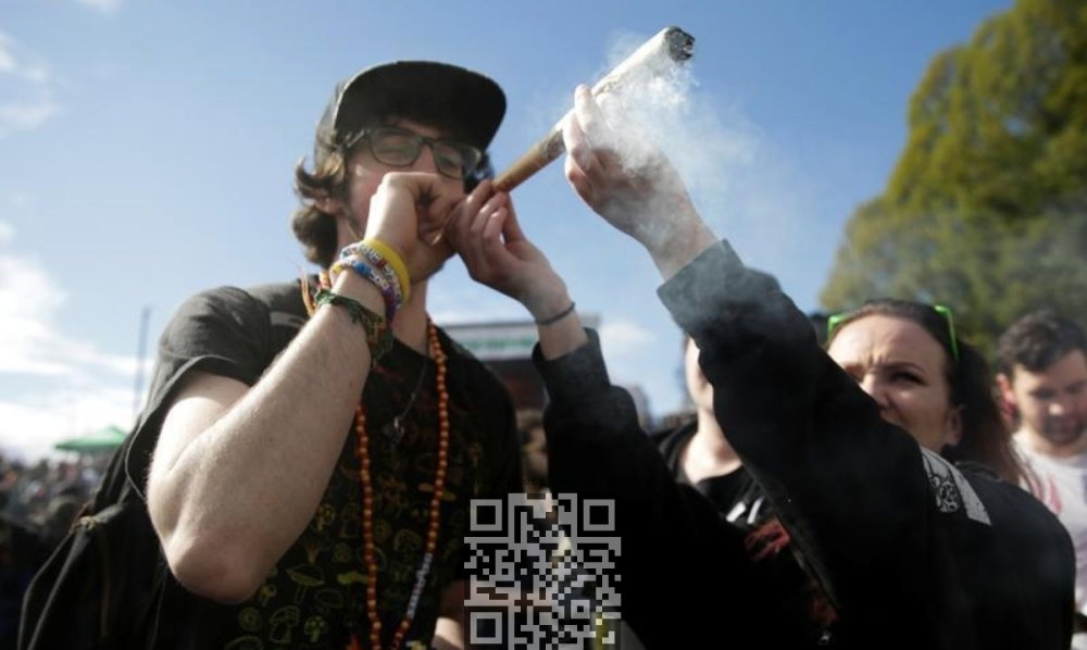 marijuana-smoke.jpg
